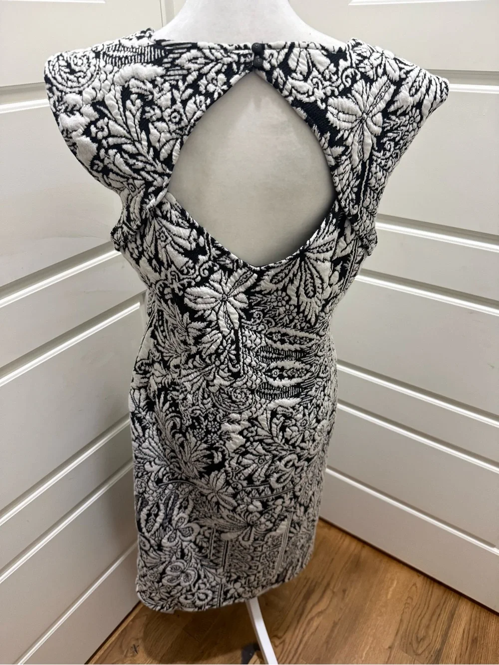 Anthropologie. Jacquard Cut-Out Midi Dress. Black & White. Size Medium.